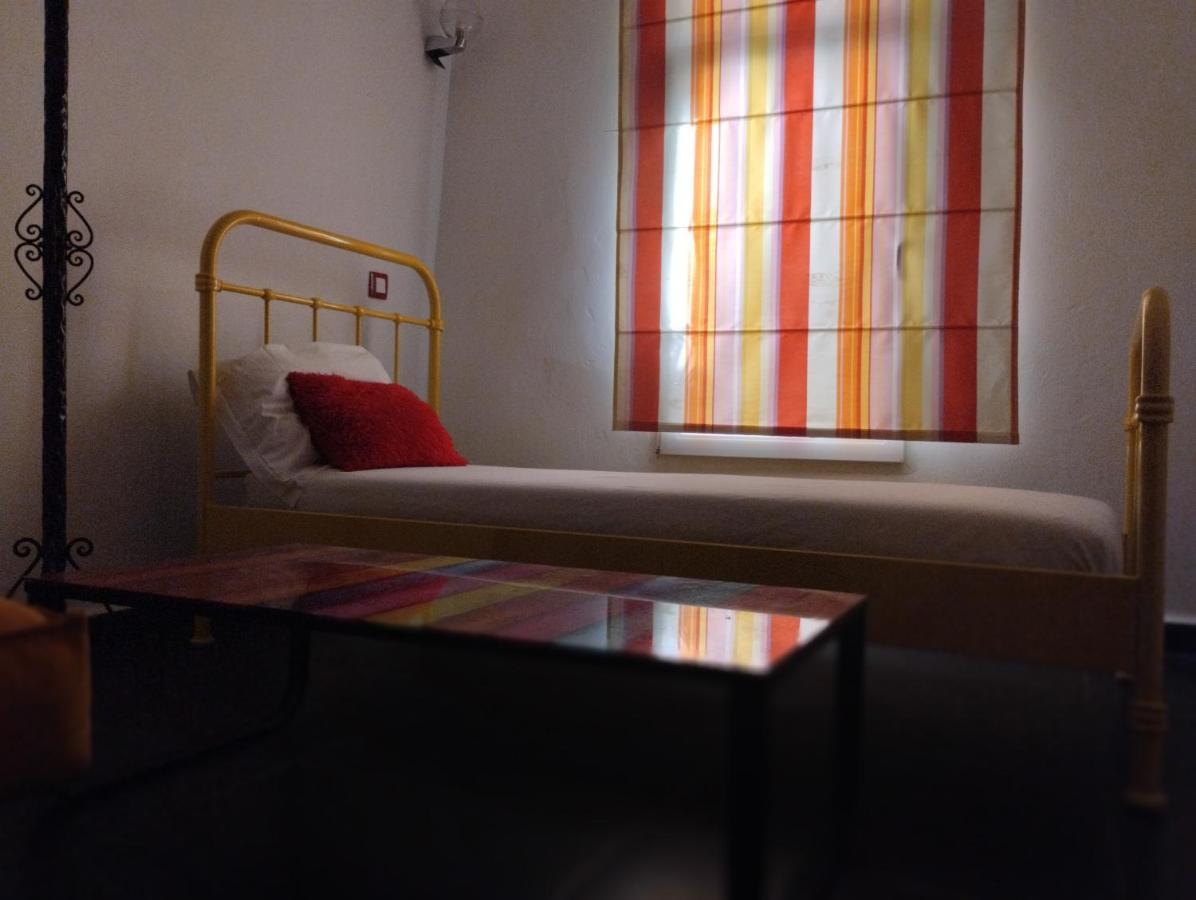 Hostal Valencia - Private Room With Bathroom Chefchaouen Extérieur photo