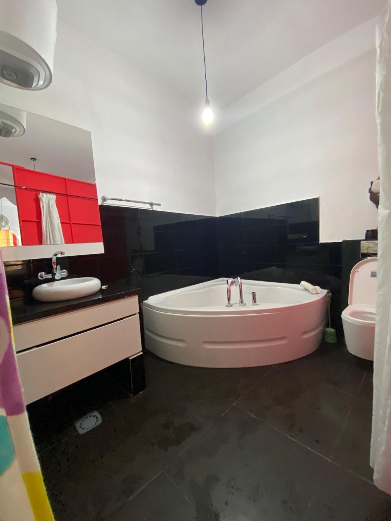 Hostal Valencia - Private Room With Bathroom Chefchaouen Extérieur photo